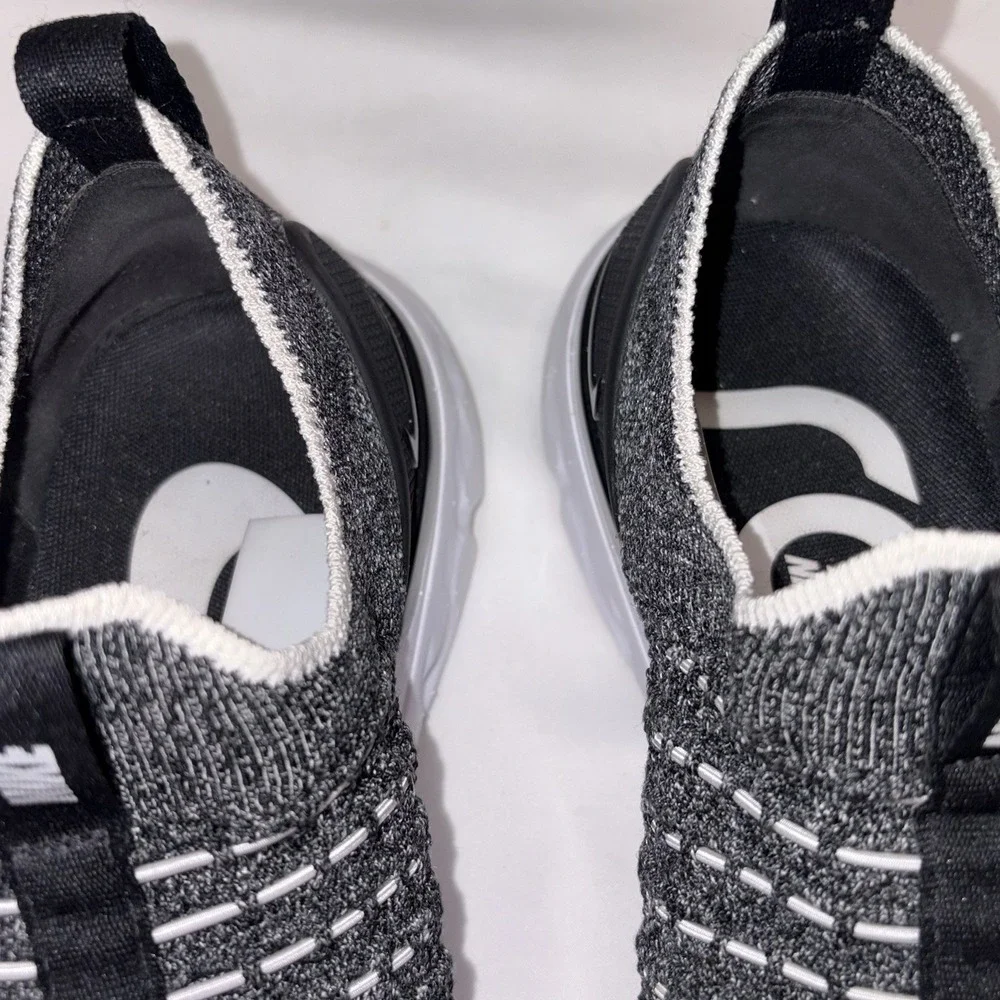 Nike React Phantom Run Flyknit 2 Women's Size 10 Running Shoes Black White Oreo